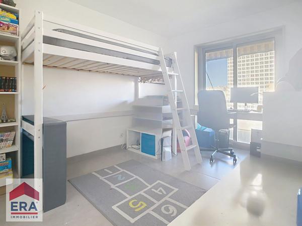 A louer type 4 meublé Menpenti 13006 Marseille 2 terrasses parking privé cuisine équipée