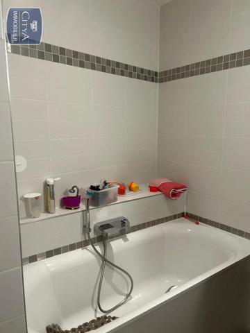 Appartement à louer 4 pièces 102m² Bourg-en-Bresse (01000)