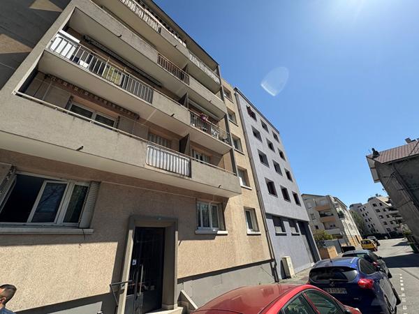 Appartement 4 pièces à louer au coeur de Fontaine