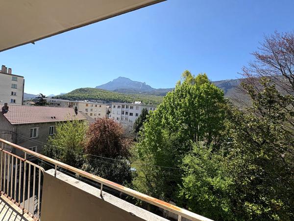 Appartement 4 pièces à louer au coeur de Fontaine