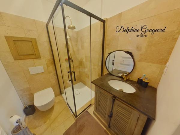 Maison en pierre rénovée en 2021 - finitions haut de gamme