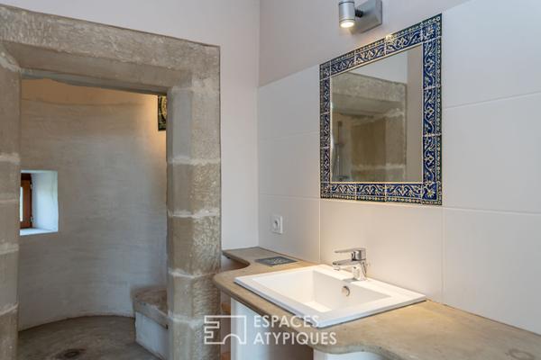 Demeure historique du XIIIe siècle : un cadre enchanteur entre héritage et modernité