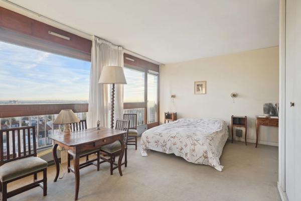 CENTRE FONTENAY AUX ROSES (HAUTS DE SEINE) APPARTEMENT ATYPIQUE