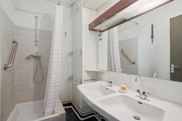 CENTRE FONTENAY AUX ROSES (HAUTS DE SEINE) APPARTEMENT ATYPIQUE