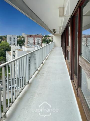CENTRE FONTENAY AUX ROSES (HAUTS DE SEINE) APPARTEMENT ATYPIQUE