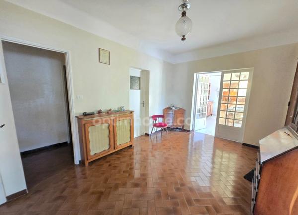 MARTIGUES SAINT-JEAN – MAISON PLAIN-PIED 127,50 M² – TERRAIN 1 170 M² – 3 CHAMBRES – GARAGE – CAVE À VIN