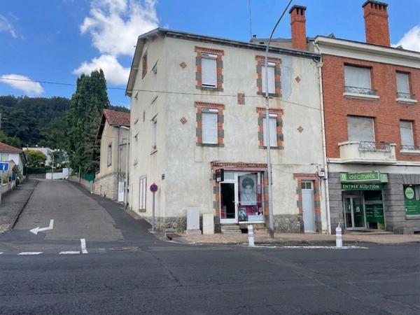 FdC Salon Coiffure avec un garage à Ceyrat