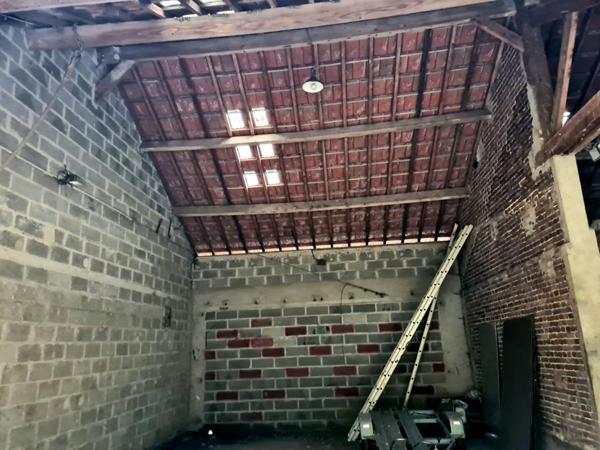 Exclusivité - Les Andelys centre ville 27700 - Bâtiment à rénover intégralement d'environ 225 m2 sur 1016 m2 de terrain plat - Prix : 99.990