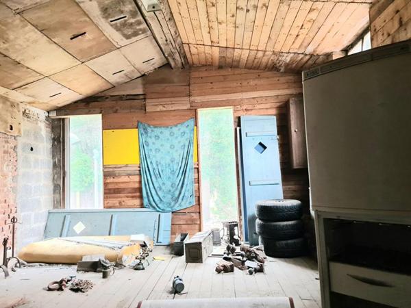 Exclusivité - Les Andelys centre ville 27700 - Bâtiment à rénover intégralement d'environ 225 m2 sur 1016 m2 de terrain plat - Prix : 99.990