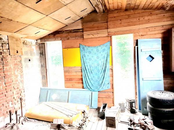 Exclusivité - Les Andelys centre ville 27700 - Bâtiment à rénover intégralement d'environ 225 m2 sur 1016 m2 de terrain plat - Prix : 99.990