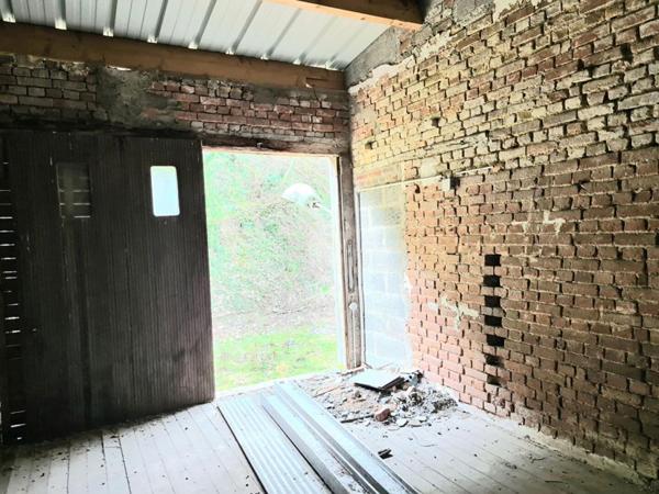 Exclusivité - Les Andelys centre ville 27700 - Bâtiment à rénover intégralement d'environ 225 m2 sur 1016 m2 de terrain plat - Prix : 99.990