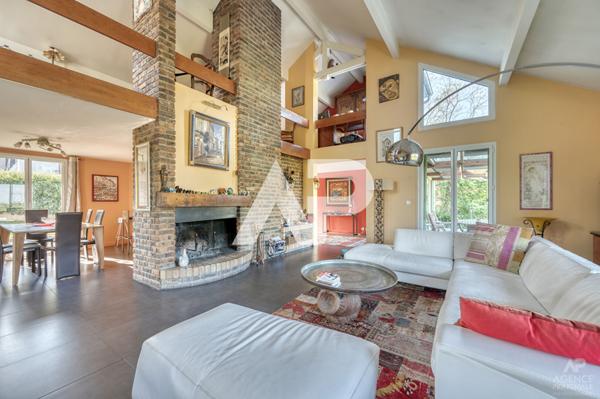 Maison Rueil Malmaison 6 pièce(s) 225 m2 €1 250 000 ** - Référence 18592