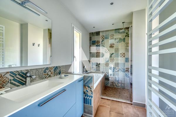 Maison Rueil Malmaison 6 pièce(s) 225 m2 €1 250 000 ** - Référence 18592