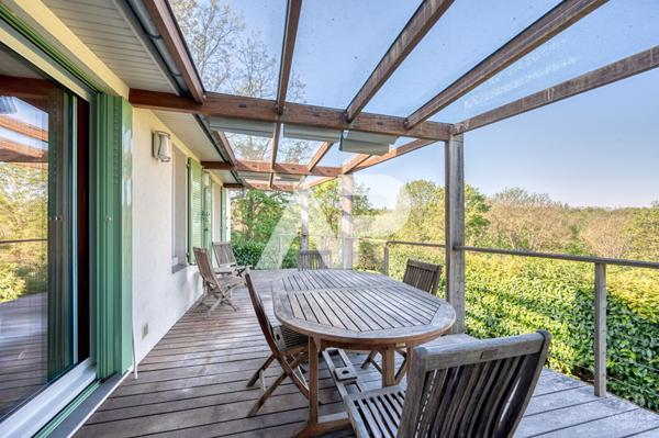 Maison Rueil Malmaison 6 pièce(s) 225 m2 €1 250 000 ** - Référence 18592