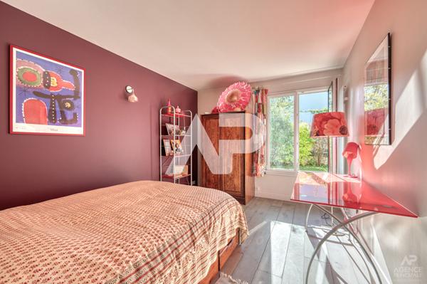 Maison Rueil Malmaison 6 pièce(s) 225 m2 €1 250 000 ** - Référence 18592