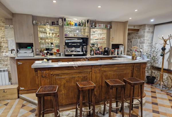 Restaurant Traditionnel a Ceder - Secteur Touristique, Centre-Ville avec Licence 4, Terrasse