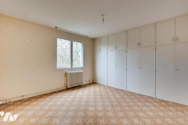 A VENDRE Maison 5 chambres à QUINT-FONSEGRIVES - Grand terrain - 2 garages + atelier