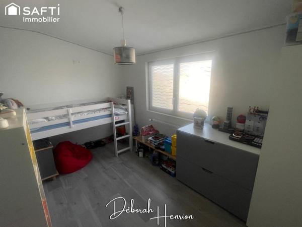 Maison lumineuse et chaleureuse, prête à vivre