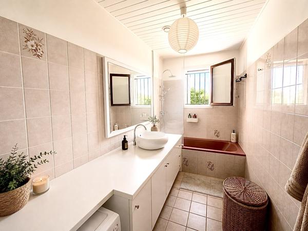 **Maison familliale avec véranda et jardin piscinabble au coeur de Magescq entre océan et Nature**
