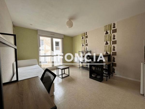 Location Studio 22.49 m² - 31 RUE DE LA GANTERIE Poitiers 86000
