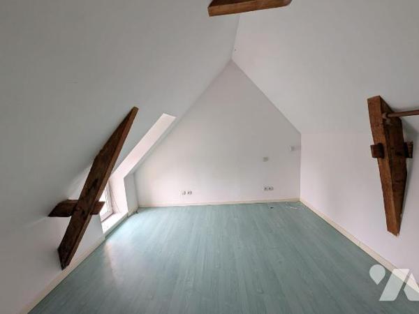 Maison de ville - Le Lude (72800)

Maison de 87 m² habitables sur une parcelle de 262 m², sit...