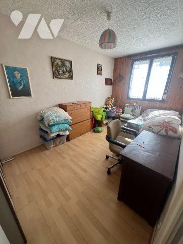 Coudekerque-Branche (59210), maison de ville 1 mitoyenneté construite en 1985 dans un quartier ...