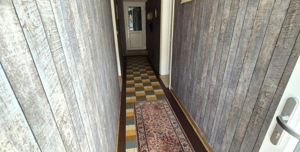 Belle Maison Individuelle de 180 m² Rénovée avec goût avec sa grande cour, balcon, garage, atelier, grange aménagée, cave voûtée, terrasse, dépendance et terrain clos et arboré de 1002 m²