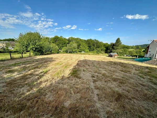 Terrain constructible au coeur du village