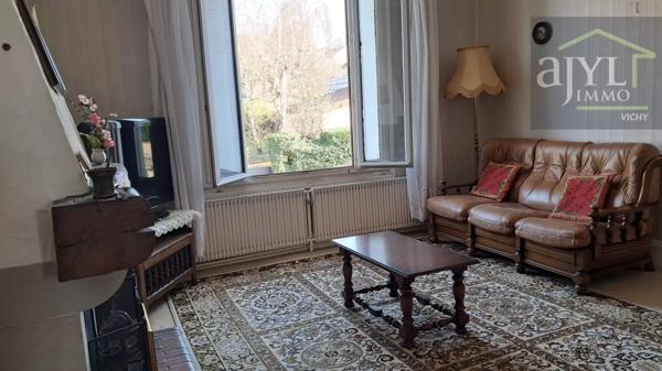 Maison
         5 pièces
        - 180 m² 213 000 € *