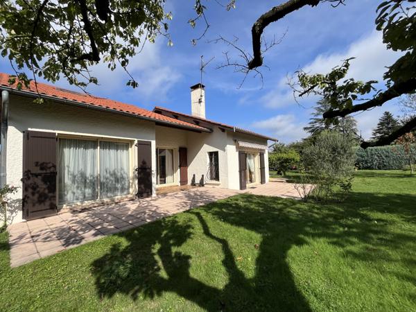 Lissieu (69380) LISSIEU, MAISON 7 PIECES SUR TERRAIN CLOS ET ARBORE DE 1520 m²