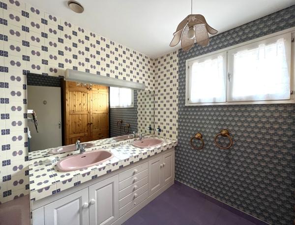 Lissieu (69380) LISSIEU, MAISON 7 PIECES SUR TERRAIN CLOS ET ARBORE DE 1520 m²