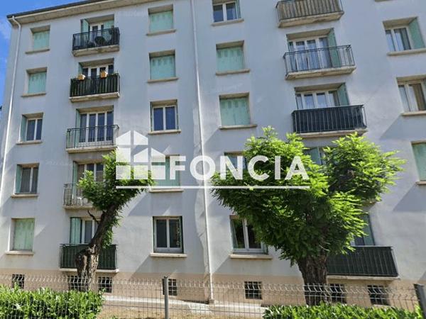 Location Appartement 5 pièces 69.2 m² - 11 RUE DE LA CECILE Valence 26000