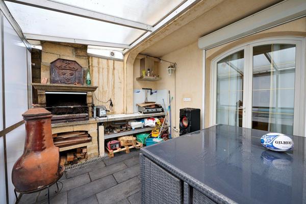 Maison 6 pièces 4 chambres de 123 m2 habitable avec une dépendance de 48 m2 Parcelles 485 m2 Jardin 350 m2