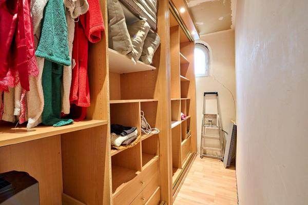 Maison 6 pièces 4 chambres de 123 m2 habitable avec une dépendance de 48 m2 Parcelles 485 m2 Jardin 350 m2