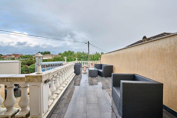 Maison 6 pièces 4 chambres de 123 m2 habitable avec une dépendance de 48 m2 Parcelles 485 m2 Jardin 350 m2