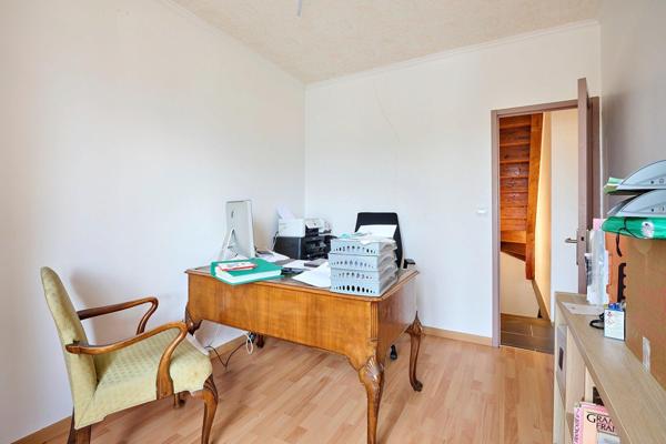 Maison 6 pièces 4 chambres de 123 m2 habitable avec une dépendance de 48 m2 Parcelles 485 m2 Jardin 350 m2