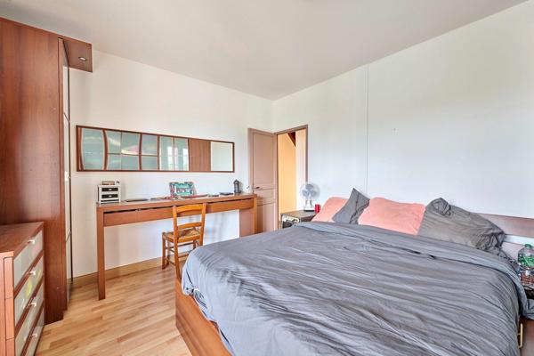 Maison 6 pièces 4 chambres de 123 m2 habitable avec une dépendance de 48 m2 Parcelles 485 m2 Jardin 350 m2