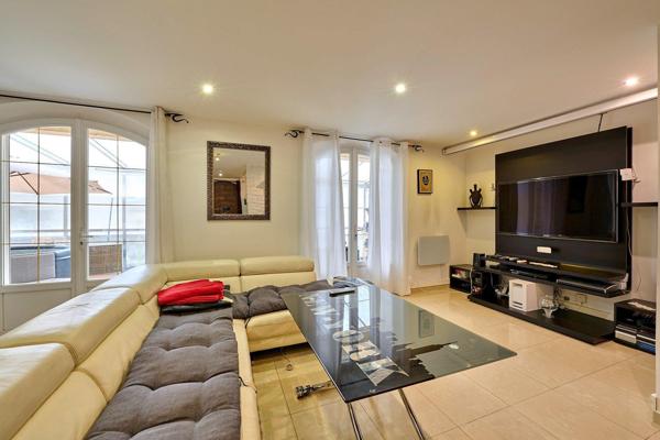 Maison 6 pièces 4 chambres de 123 m2 habitable avec une dépendance de 48 m2 Parcelles 485 m2 Jardin 350 m2