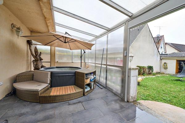 Maison 6 pièces 4 chambres de 123 m2 habitable avec une dépendance de 48 m2 Parcelles 485 m2 Jardin 350 m2