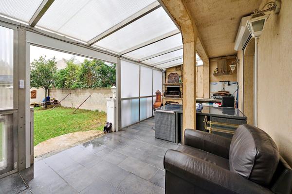 Maison 6 pièces 4 chambres de 123 m2 habitable avec une dépendance de 48 m2 Parcelles 485 m2 Jardin 350 m2