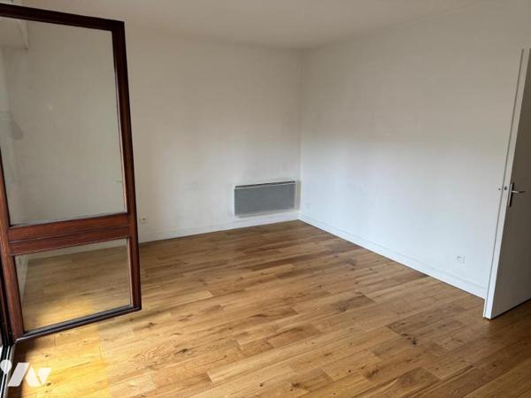 75015 - QUARTIER SAINT LAMBERT (METRO CONVENTION) - APT 2 PIECES 48 M² + BALCON