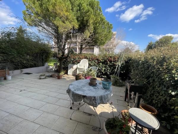 À vendre à ARLES (13200) Appartement T4 avec terrasse + jardinet + garage fermé + une place de parking + une cave