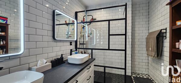 Maison à vendre 6 pièces 164 m² Angoulême