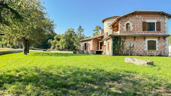 Montendre (17130) Maison de caractère à terminer – Vallet, commune de Montendre (17130)