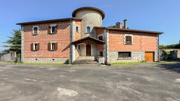 Montendre (17130) Maison de caractère à terminer – Vallet, commune de Montendre (17130)
