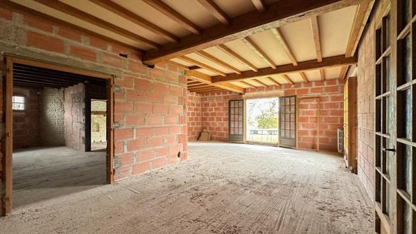 Montendre (17130) Maison de caractère à terminer – Vallet, commune de Montendre (17130)