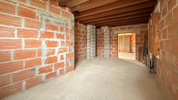 Montendre (17130) Maison de caractère à terminer – Vallet, commune de Montendre (17130)