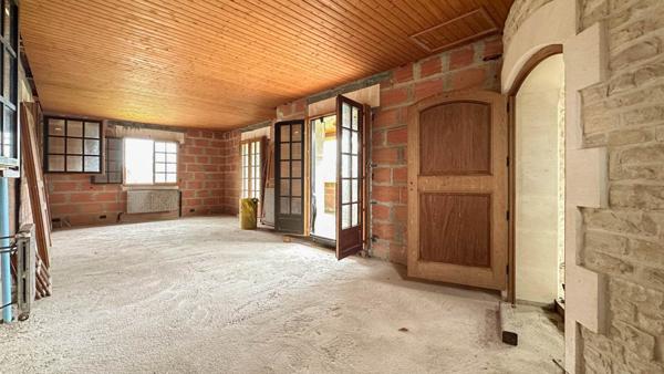 Montendre (17130) Maison de caractère à terminer – Vallet, commune de Montendre (17130)