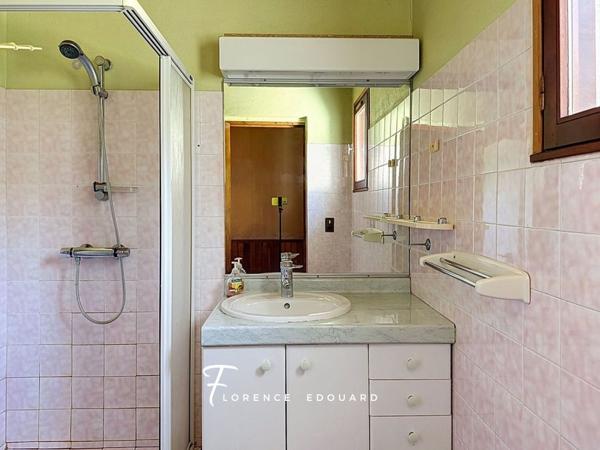 Maison
         8 pièces
        - 130 m² 360 000 € *