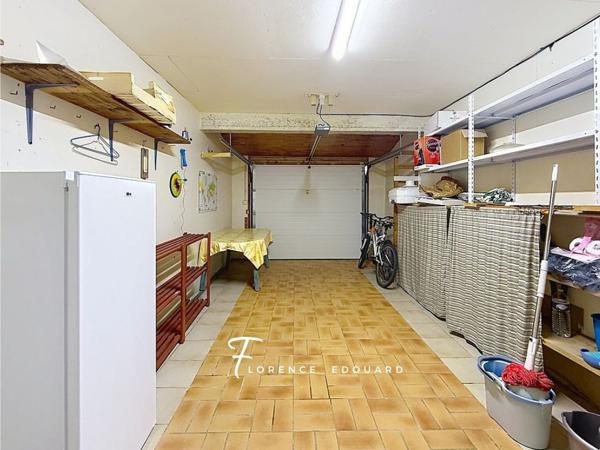 Maison
         8 pièces
        - 130 m² 360 000 € *